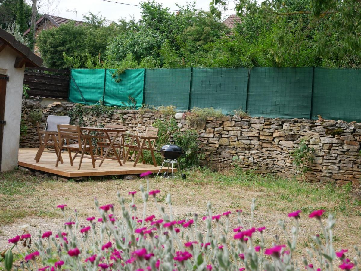 Gite Du Lavoir Leyrieu Eksteriør bilde