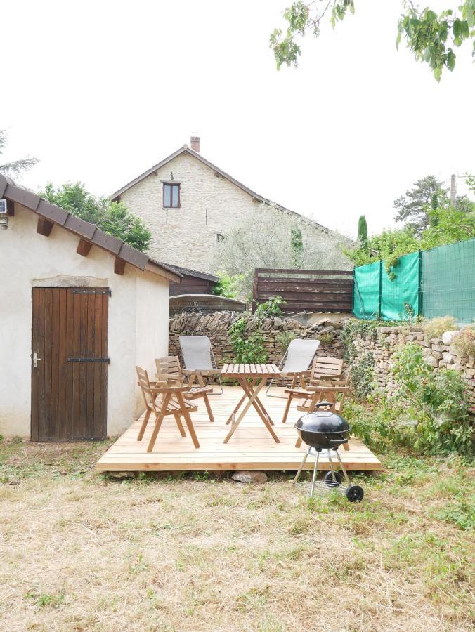 Gite Du Lavoir Leyrieu Eksteriør bilde